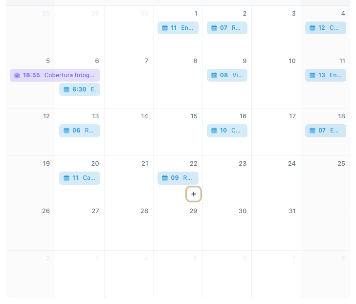 Dia do calendário com o botão de mais que aparece ao passar o mouse